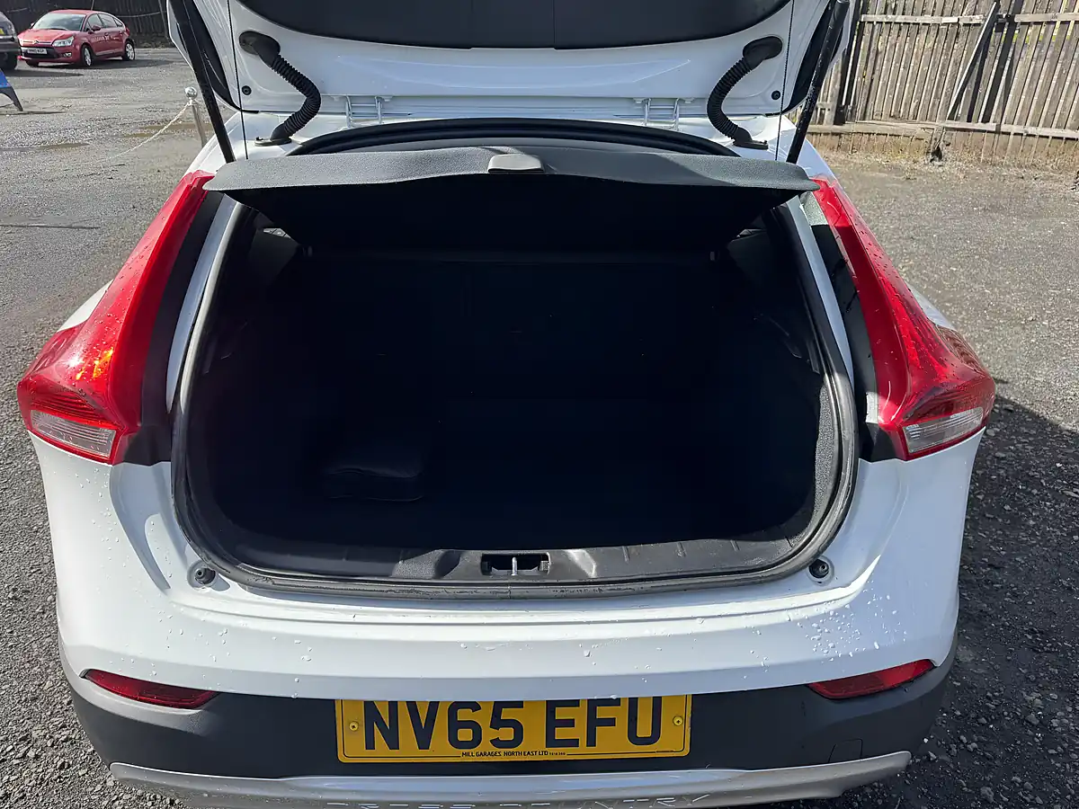 Used 2015 Volvo V40 Cross Country Se Lux - Interior and Exterior details 10