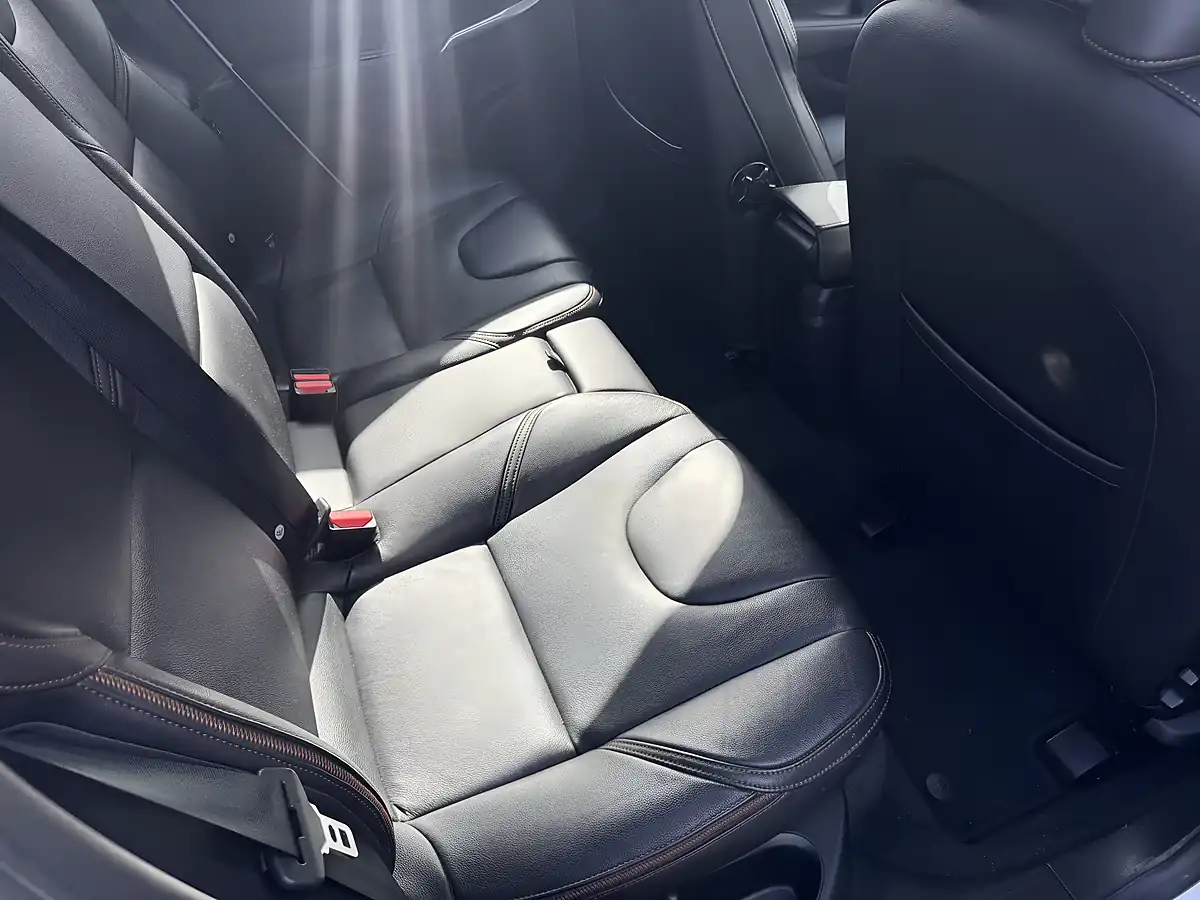Used 2015 Volvo V40 Cross Country Se Lux - Interior and Exterior details 11