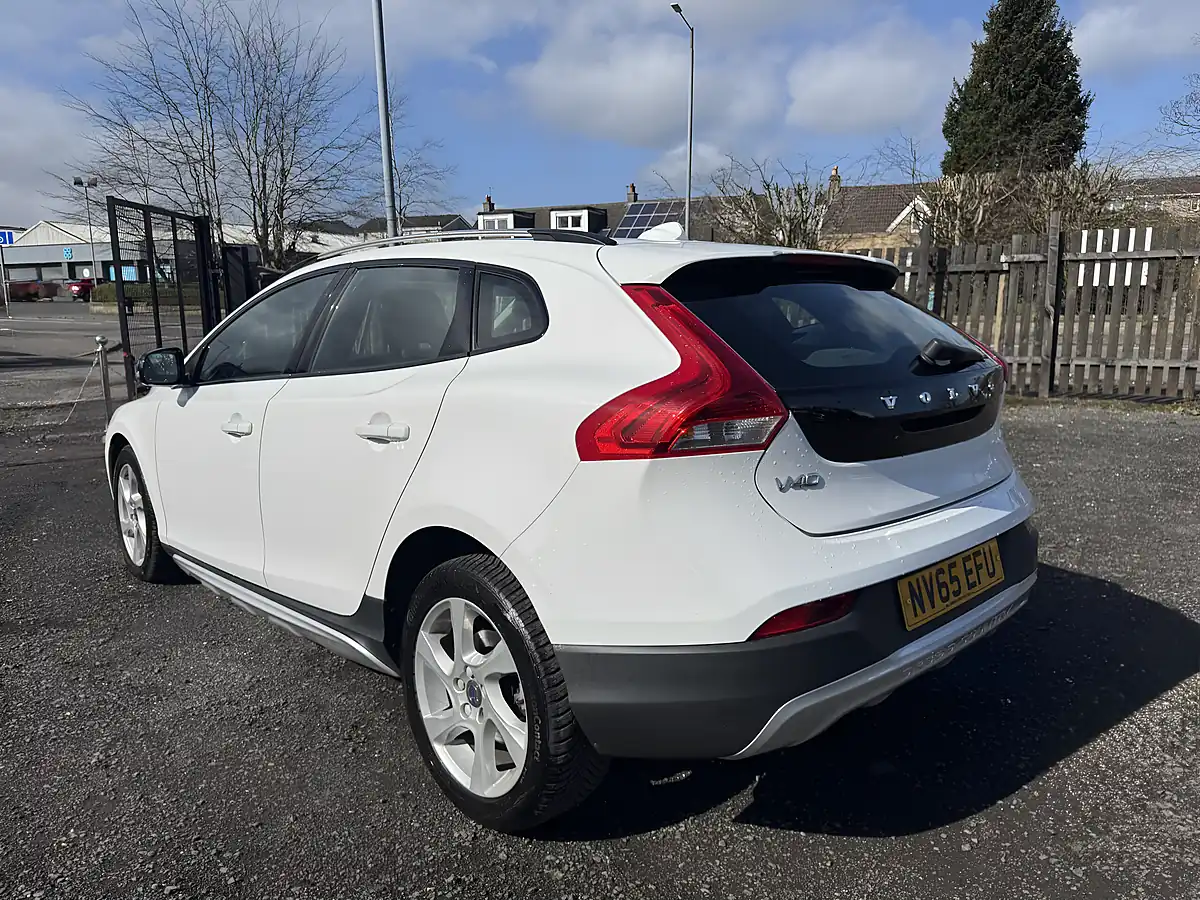 Used 2015 Volvo V40 Cross Country Se Lux - Interior and Exterior details 7