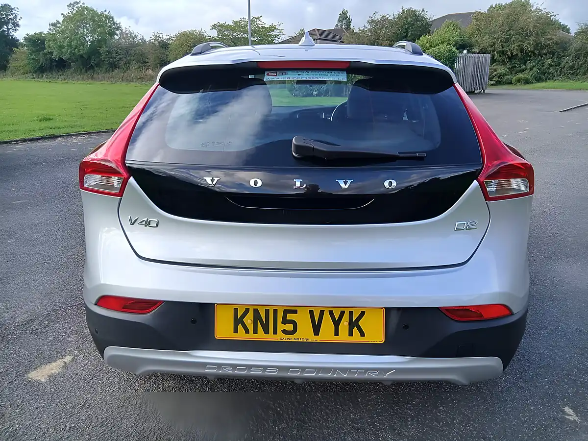 Used 2015 Volvo V40 Cross Country Se Nav Silver - Interior and Exterior details 5