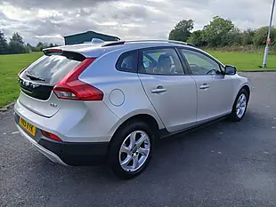 Used 2015 Volvo V40 Cross Country Se Nav Silver - Interior and Exterior details 8
