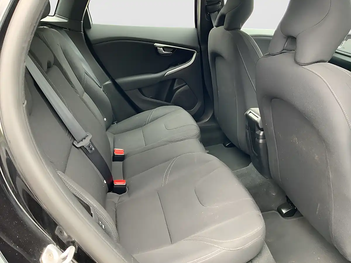 Used 2015 Volvo V40 Es Nav Onyx Black - Interior and Exterior details 15