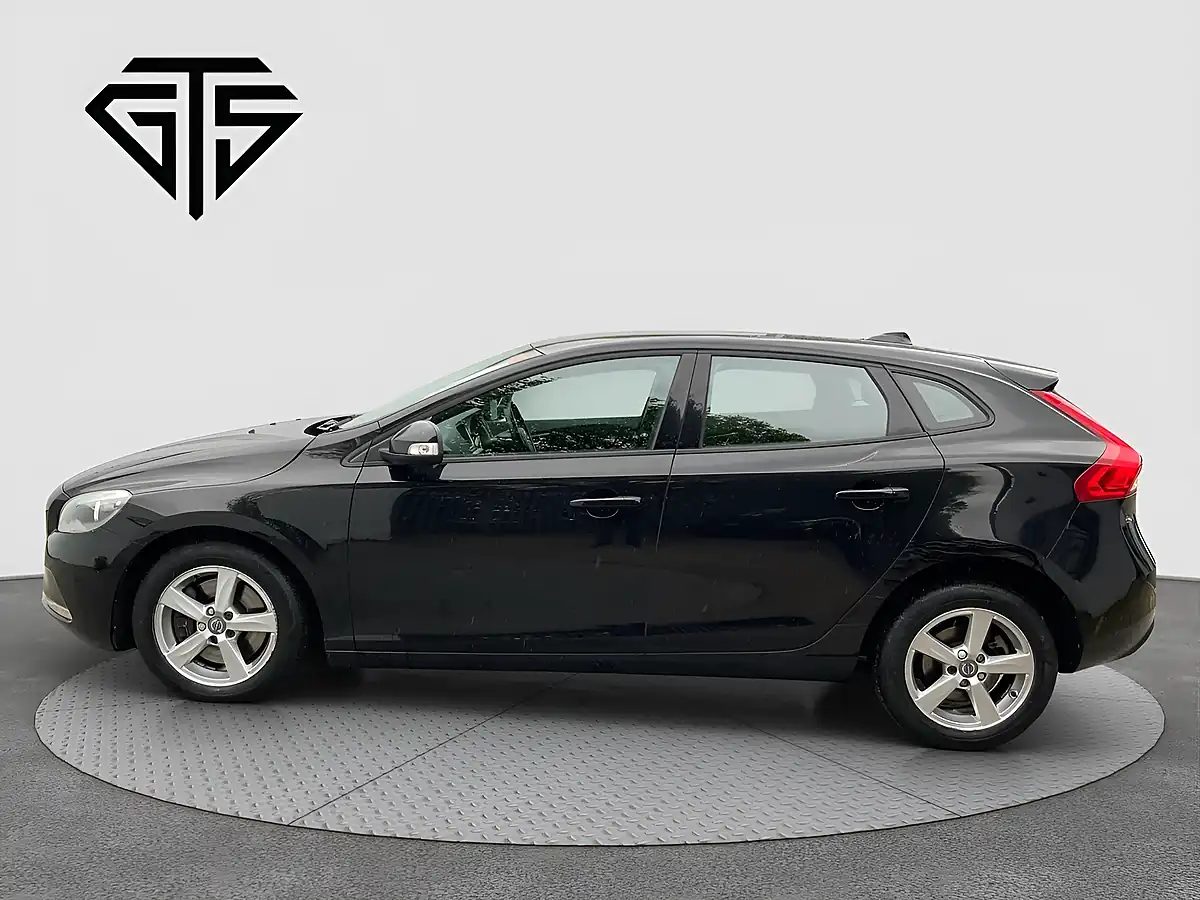 Used 2015 Volvo V40 Es Nav Onyx Black - Interior and Exterior details 6