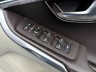 Used 2015 Volvo V40 Inscription Multicolour - Interior and Exterior details 17