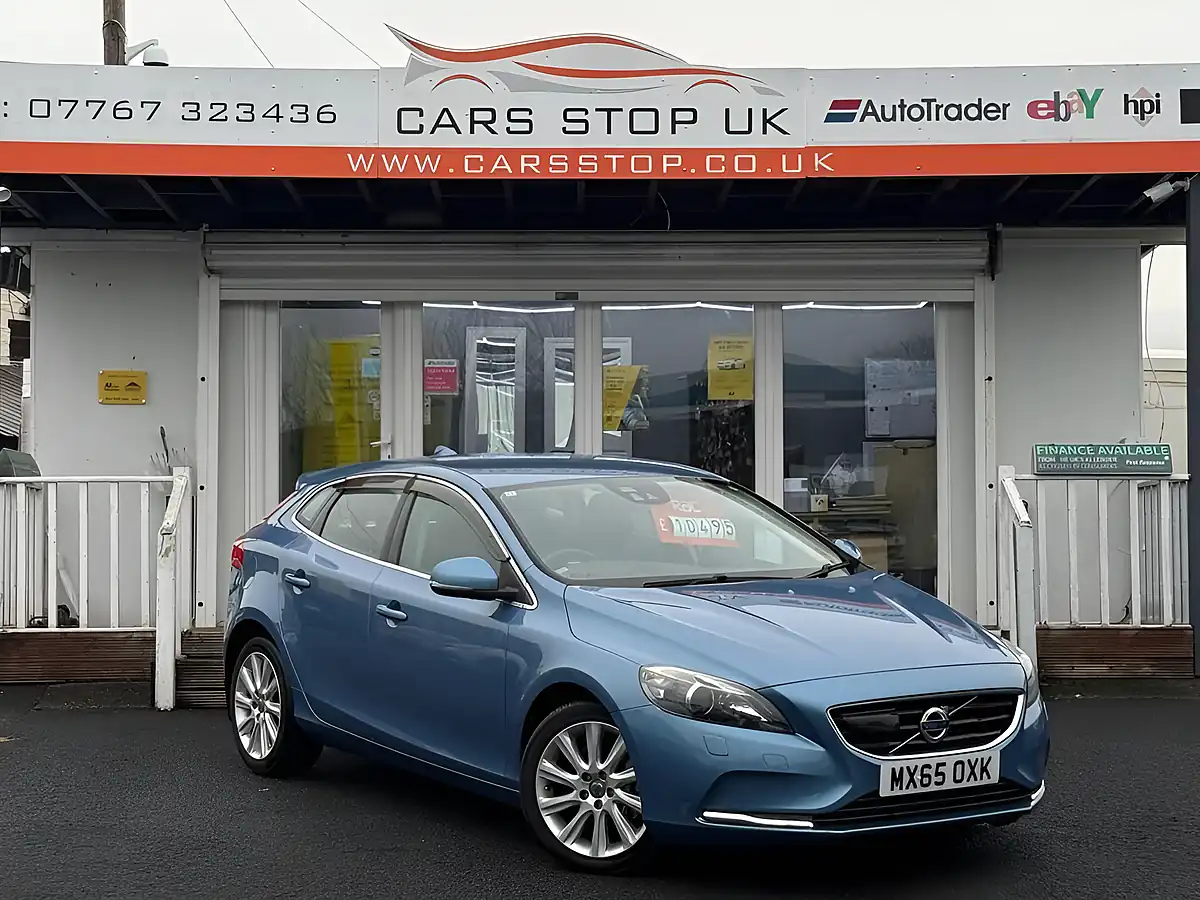 Used 2015 Volvo V40 Inscription Multicolour - Interior and Exterior details 5