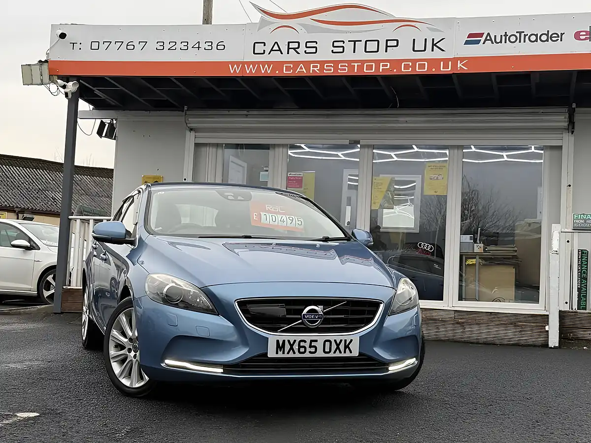 Used 2015 Volvo V40 Inscription Multicolour - Interior and Exterior details 6