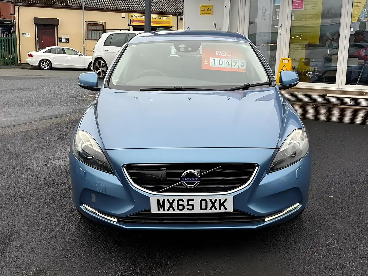 Used 2015 Volvo V40 Inscription Multicolour - Interior and Exterior details 8