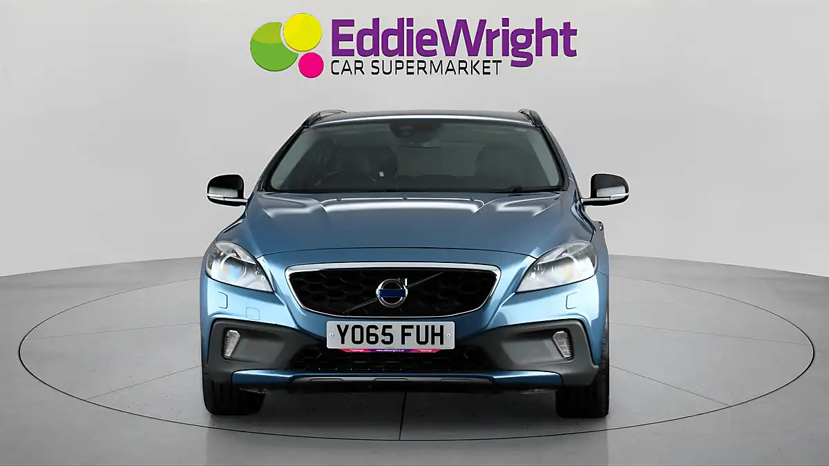 Used 2015 Volvo V40 Lux Blue - Interior and Exterior details 2