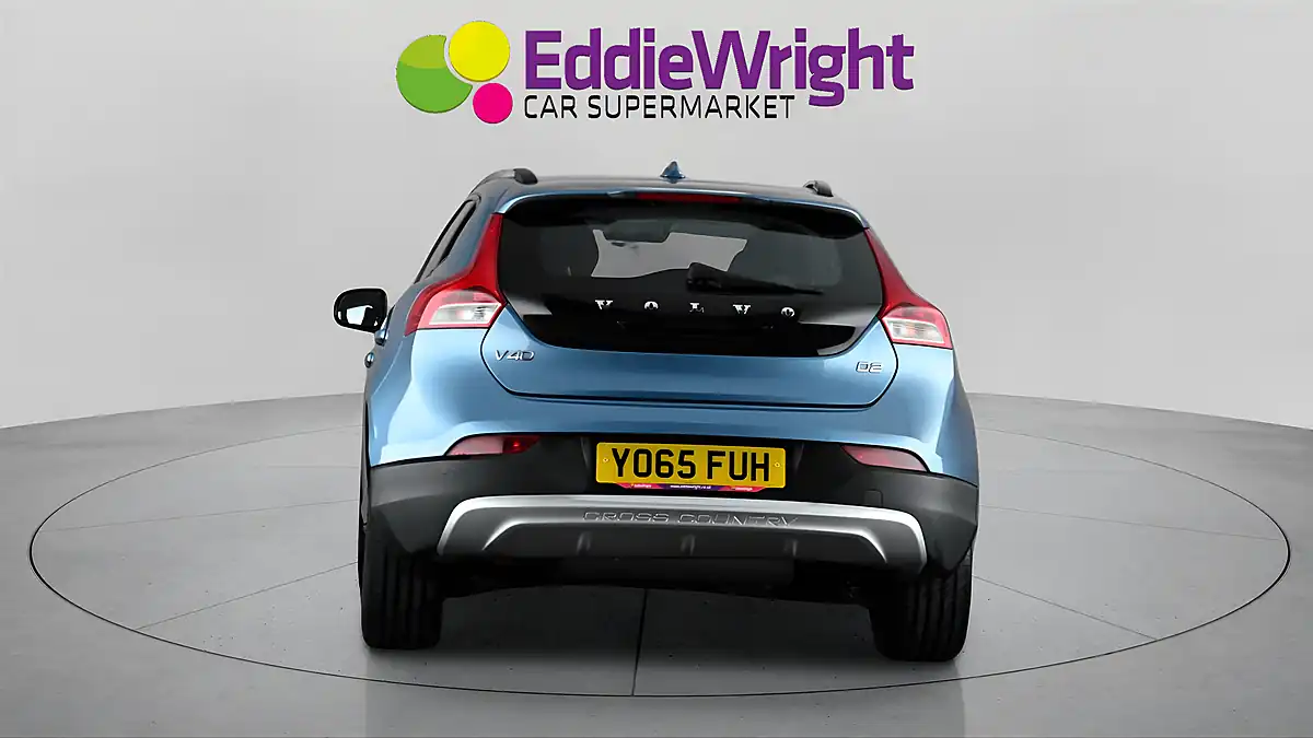 Used 2015 Volvo V40 Lux Blue - Interior and Exterior details 6