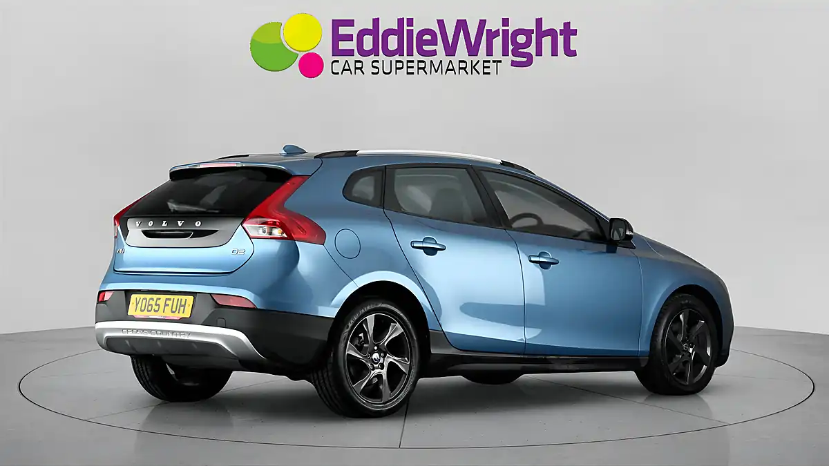 Used 2015 Volvo V40 Lux Blue - Interior and Exterior details 7