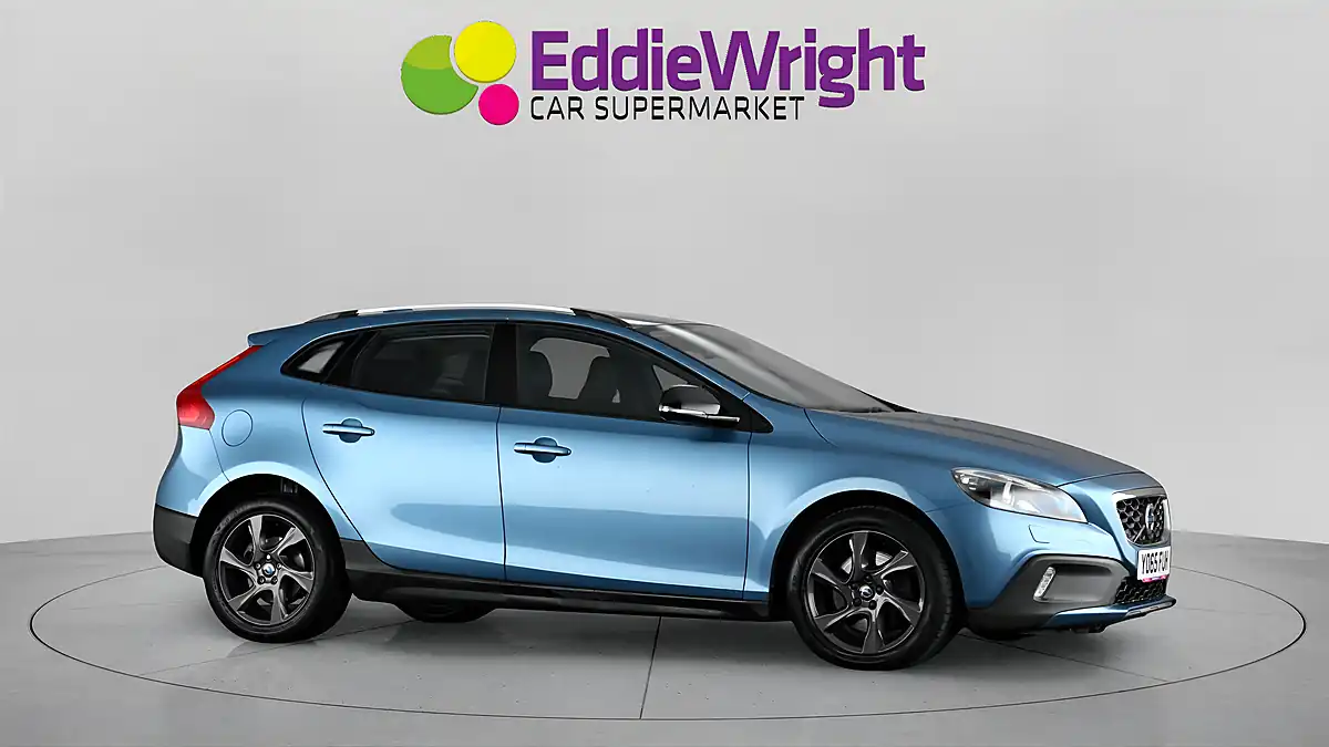 Used 2015 Volvo V40 Lux Blue - Interior and Exterior details 9