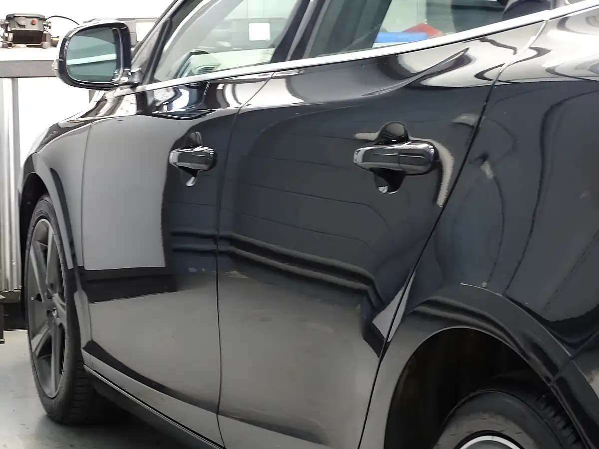 Used 2015 Volvo V40 R-Design Black - Interior and Exterior details 12