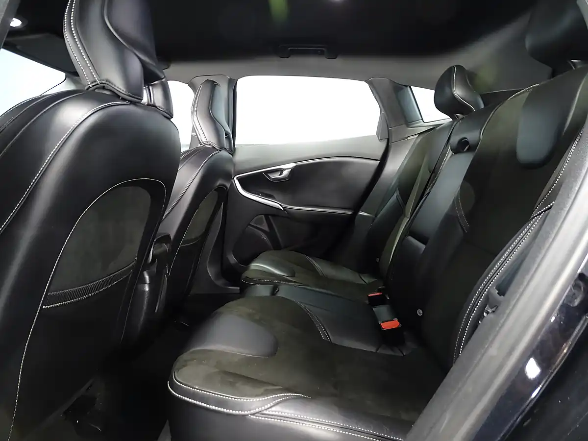 Used 2015 Volvo V40 R-Design Black - Interior and Exterior details 15