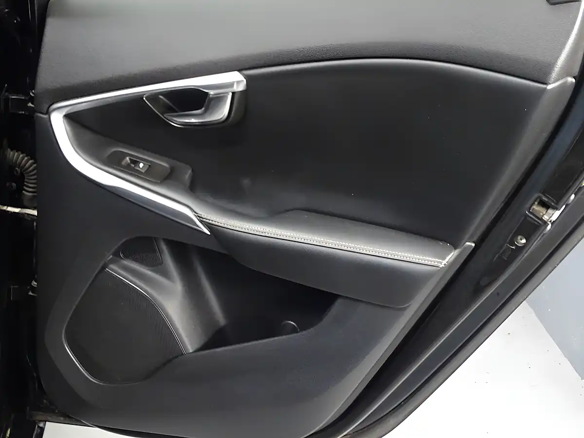 Used 2015 Volvo V40 R-Design Black - Interior and Exterior details 16