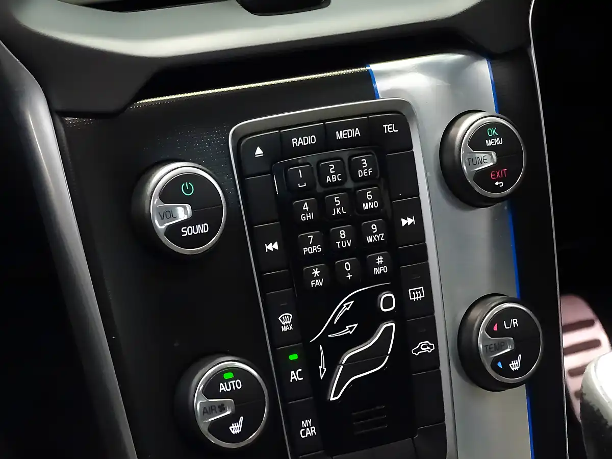 Used 2015 Volvo V40 R-Design Black - Interior and Exterior details 19