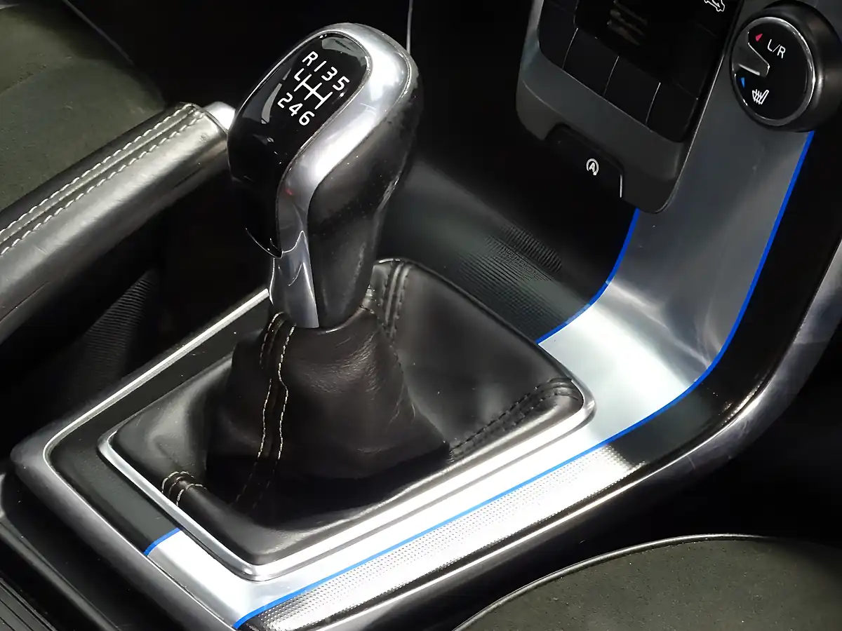 Used 2015 Volvo V40 R-Design Black - Interior and Exterior details 20