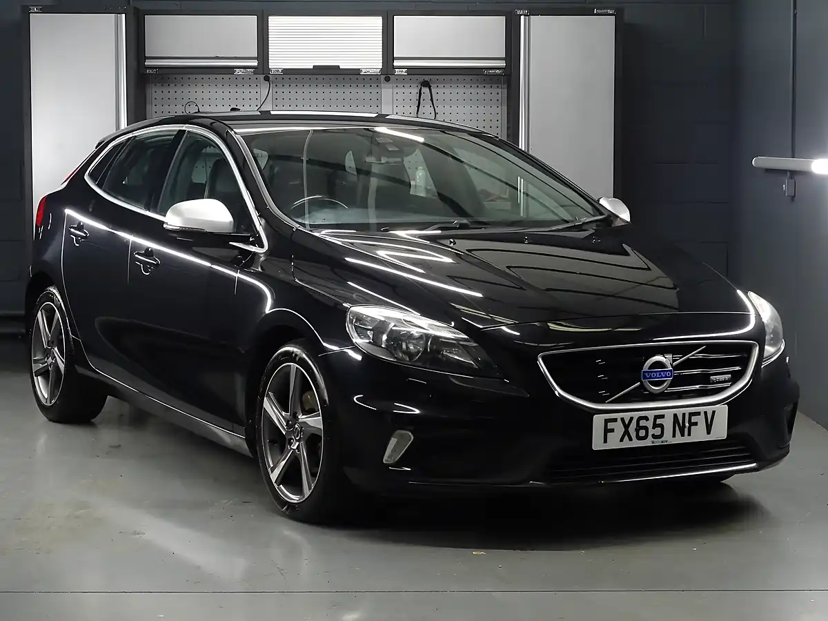 Used 2015 Volvo V40 R-Design Black - Interior and Exterior details 4