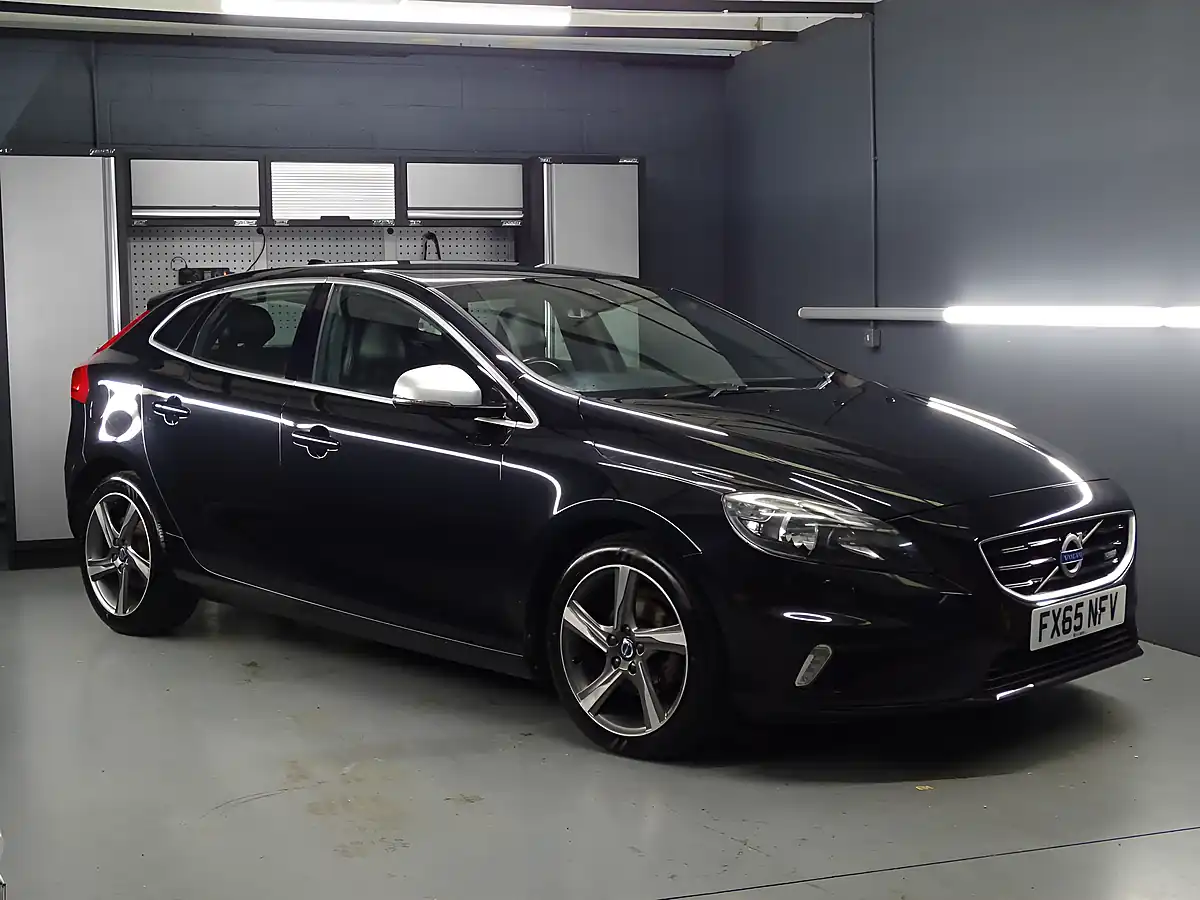 Used 2015 Volvo V40 R-Design Black - Interior and Exterior details 5