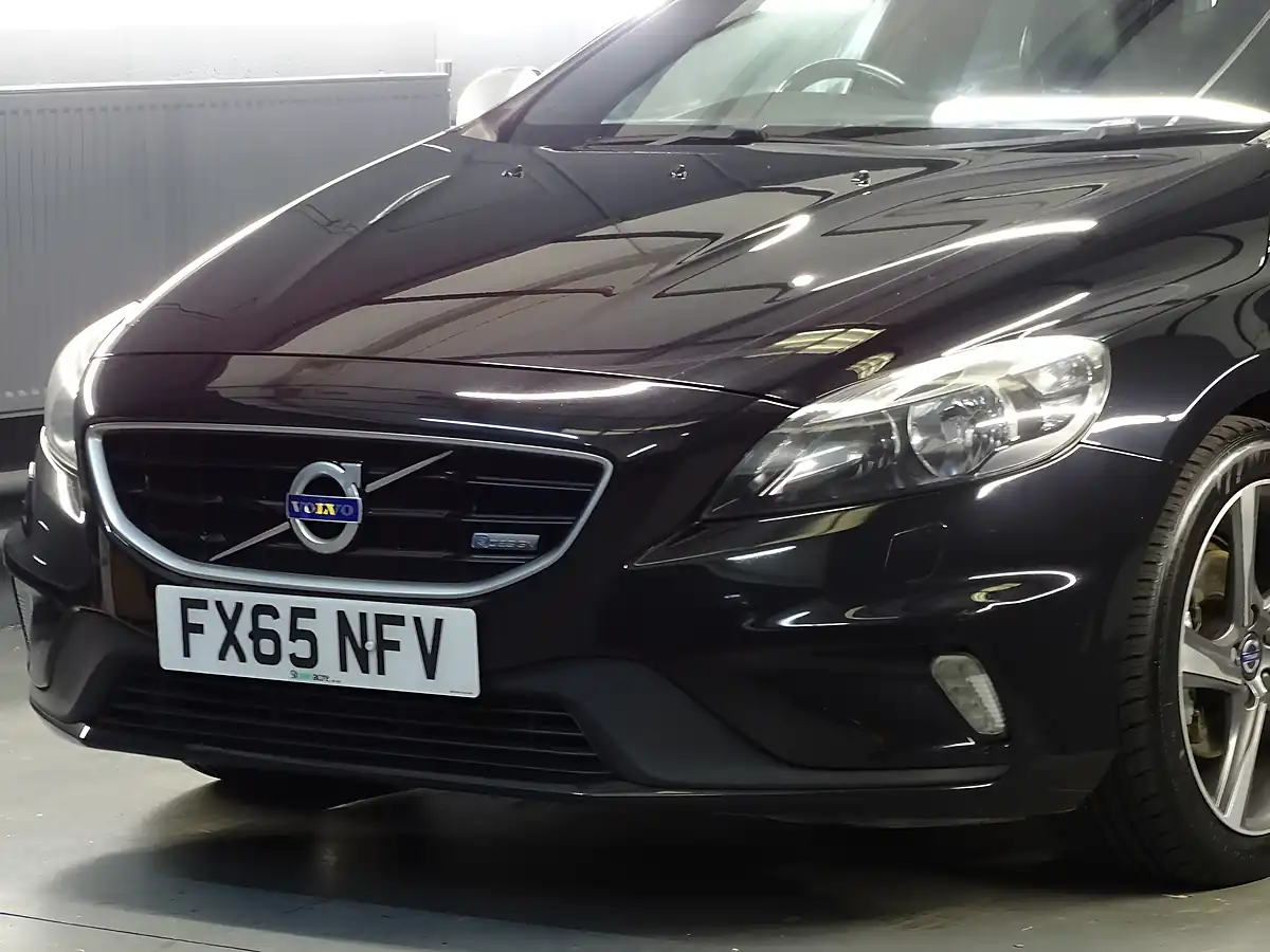 Used 2015 Volvo V40 R-Design Black - Interior and Exterior details 9