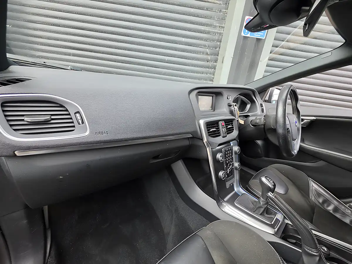 Used 2015 Volvo V40 R-Design Grey - Interior and Exterior details 10