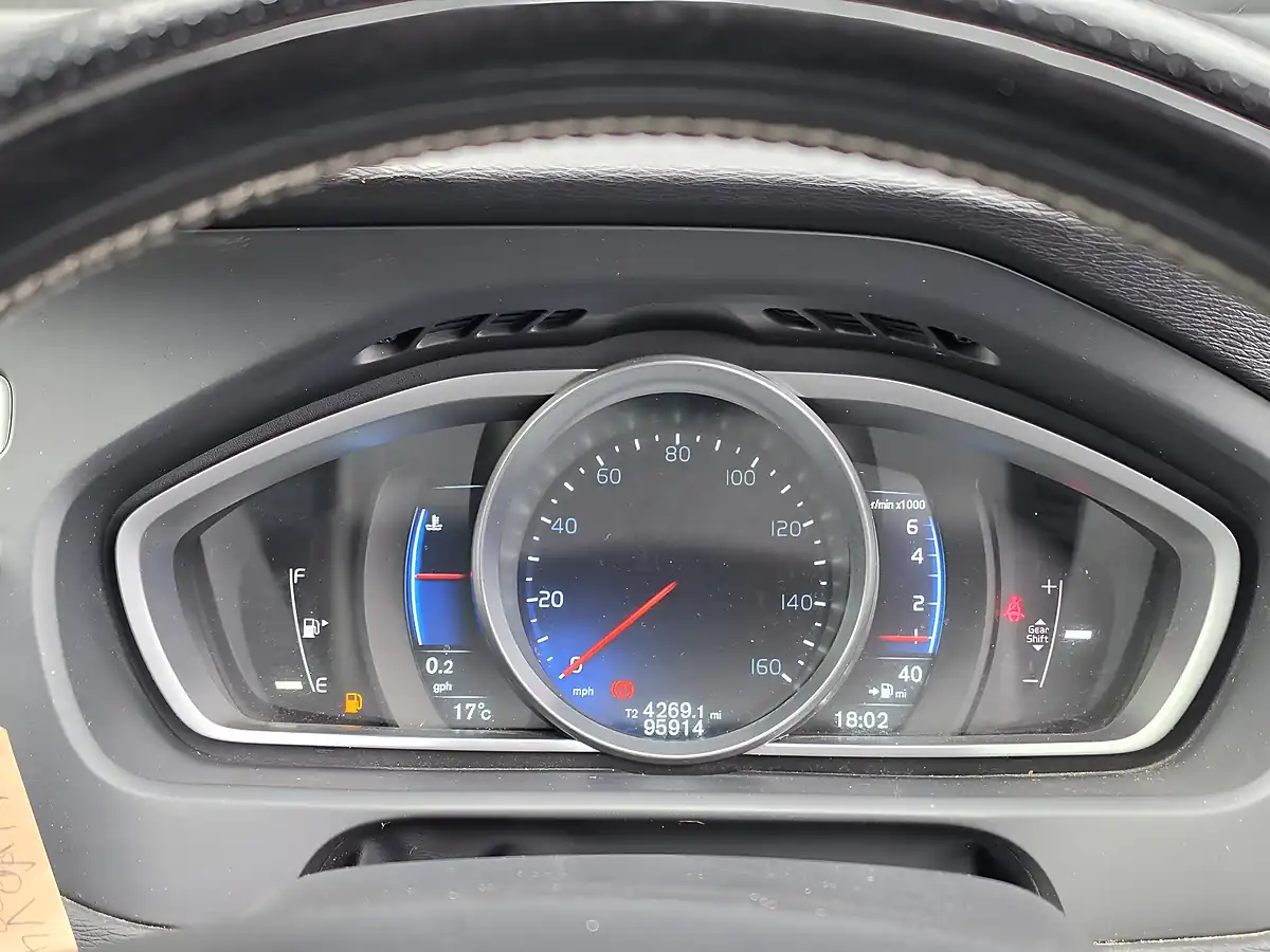 Used 2015 Volvo V40 R-Design Grey - Interior and Exterior details 11