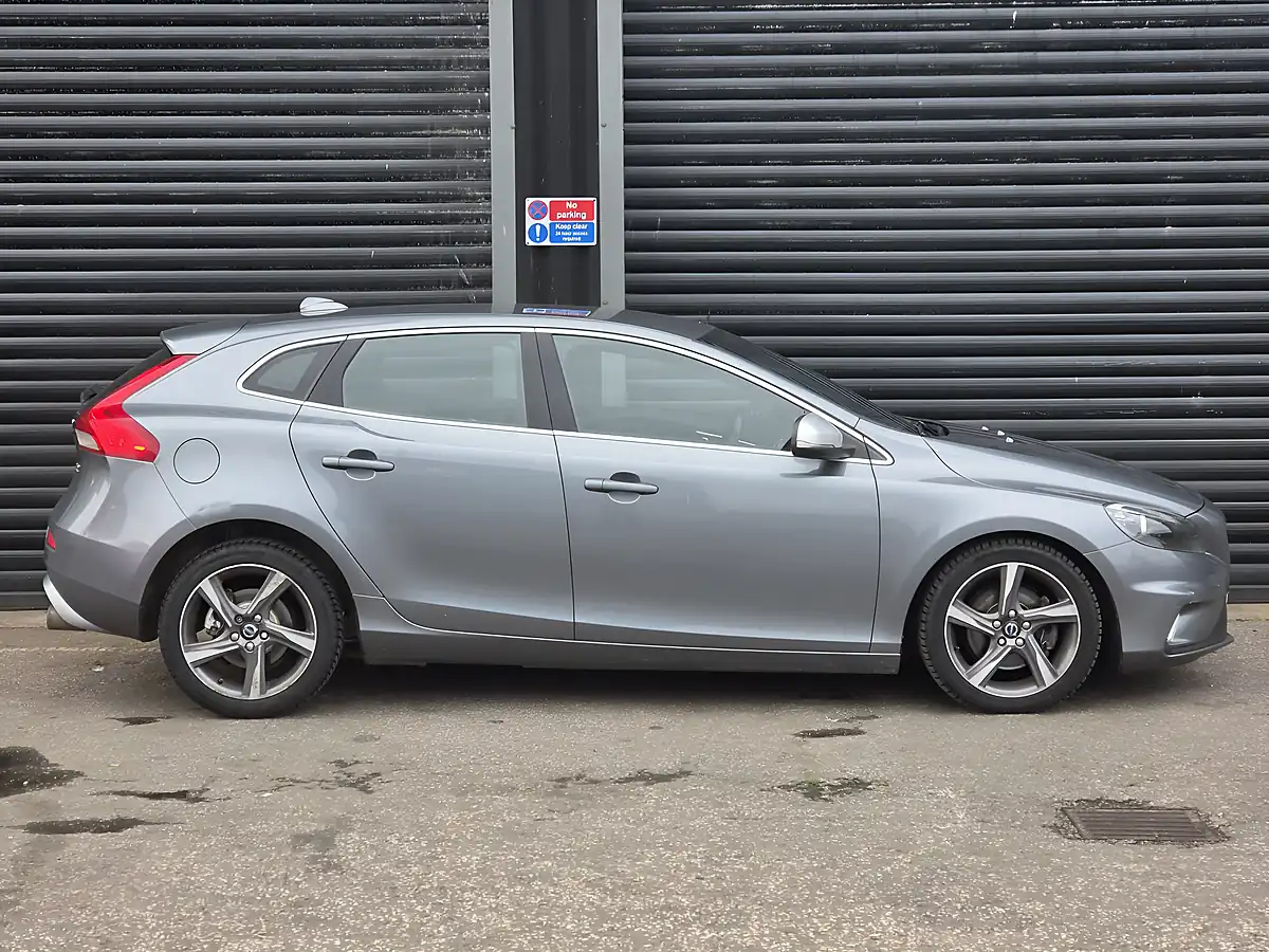 Used 2015 Volvo V40 R-Design Grey - Interior and Exterior details 7
