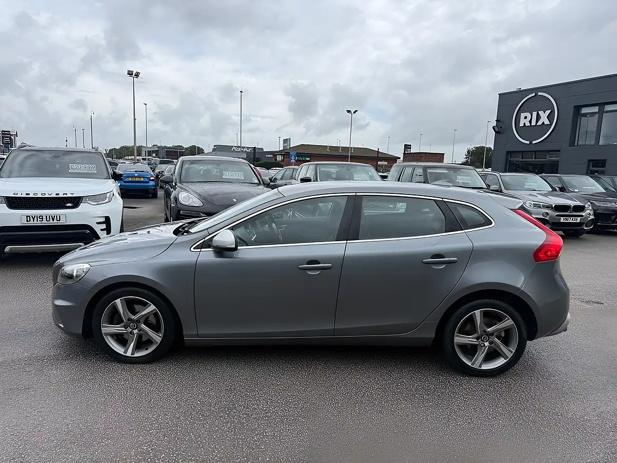 Used 2015 Volvo V40 R-Design Grey - Interior and Exterior details 3
