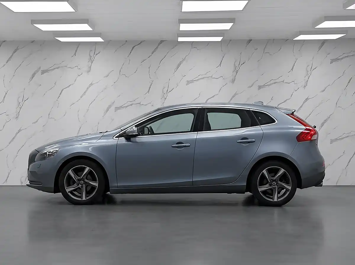 Used 2015 Volvo V40 R-Design Grey - Interior and Exterior details 5