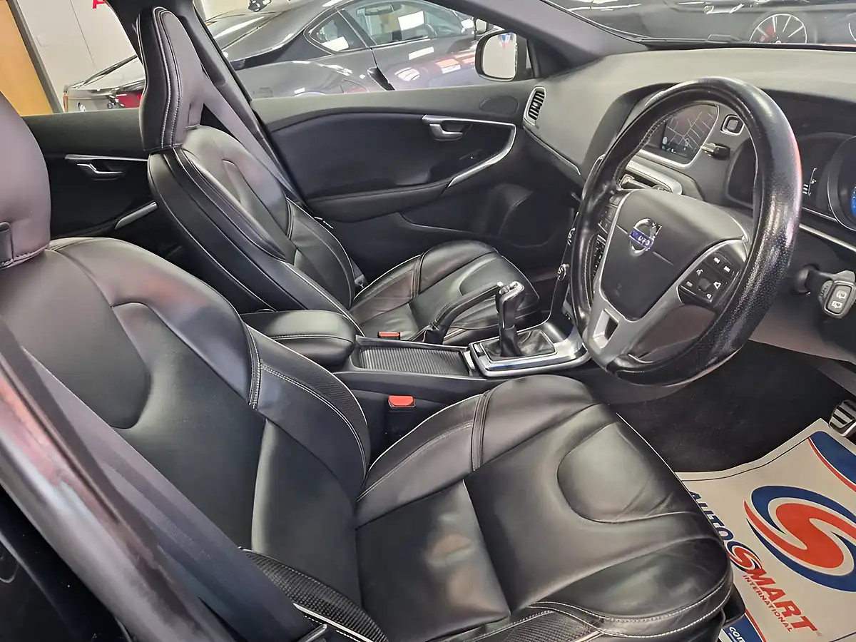 Used 2015 Volvo V40 R-Design Lux Nav Black/Black - Interior and Exterior details 10
