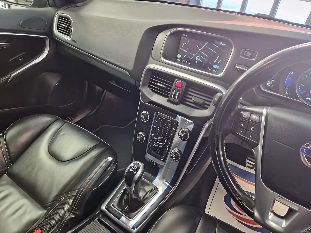 Used 2015 Volvo V40 R-Design Lux Nav Black/Black - Interior and Exterior details 18