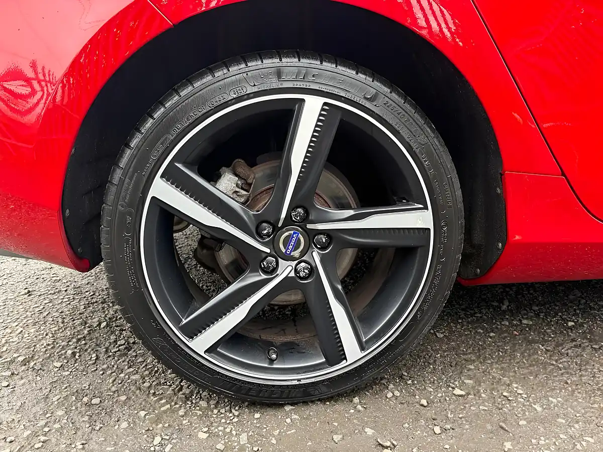 Used 2015 Volvo V40 R-Design Lux Nav Red - Interior and Exterior details 19