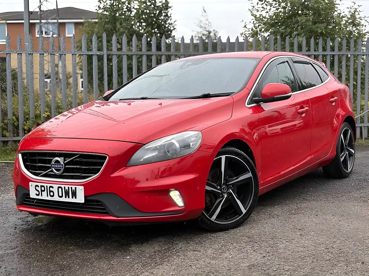 Used 2015 Volvo V40 R-Design Lux Nav Red - Interior and Exterior details 3