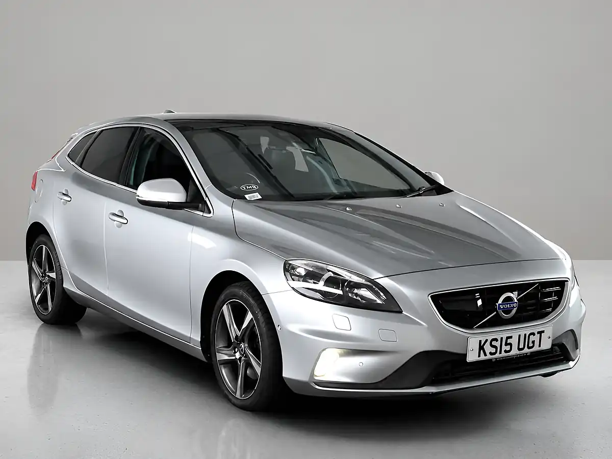 Used 2015 Volvo V40 R-Design Lux Silver - Front View