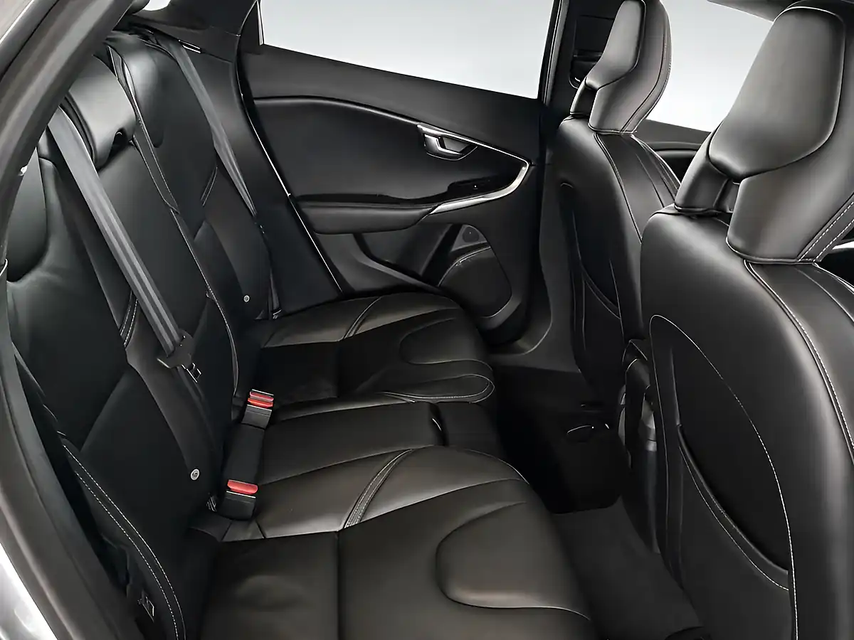 Used 2015 Volvo V40 R-Design Lux Silver - Interior and Exterior details 8