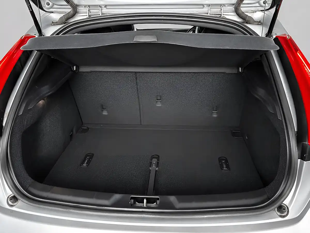 Used 2015 Volvo V40 R-Design Lux Silver - Interior and Exterior details 9