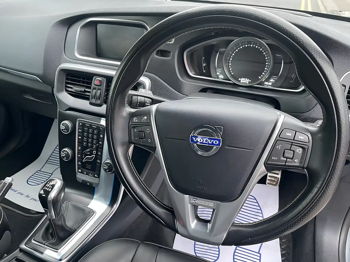 Used 2015 Volvo V40 R-Design Nav Grey - Interior and Exterior details 15