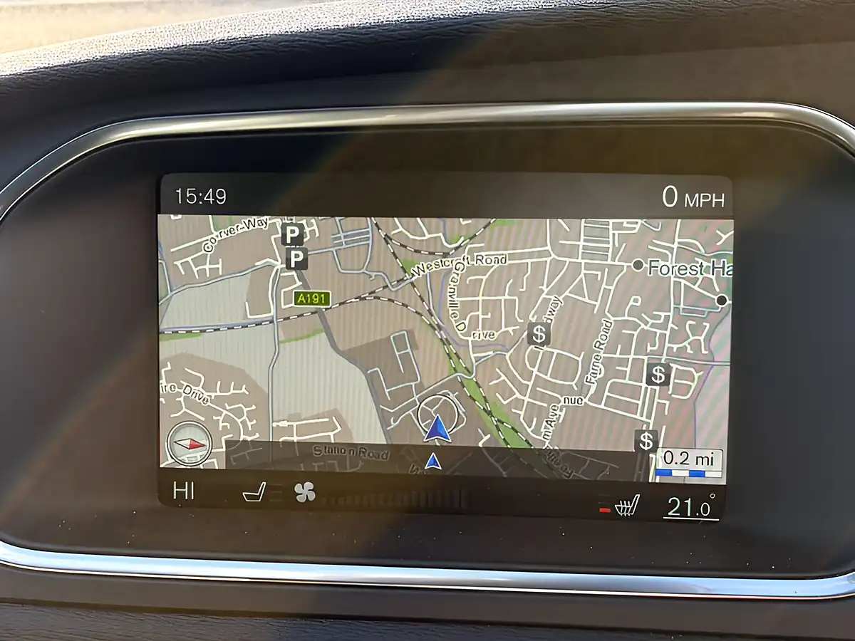 Used 2015 Volvo V40 R-Design Nav Ice White - Interior and Exterior details 11