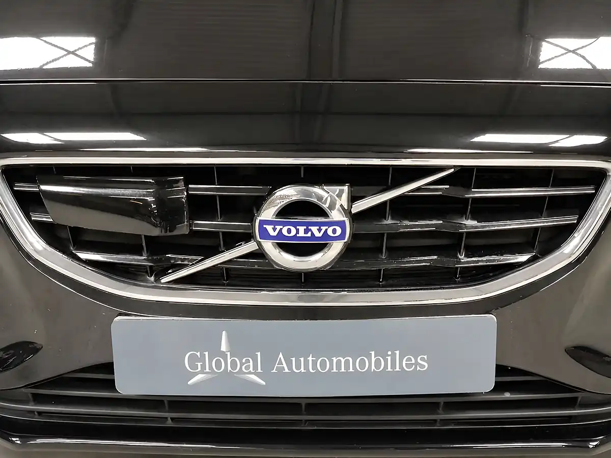 Used 2015 Volvo V40 R-Design Nav Onyx Black - Interior and Exterior details 10