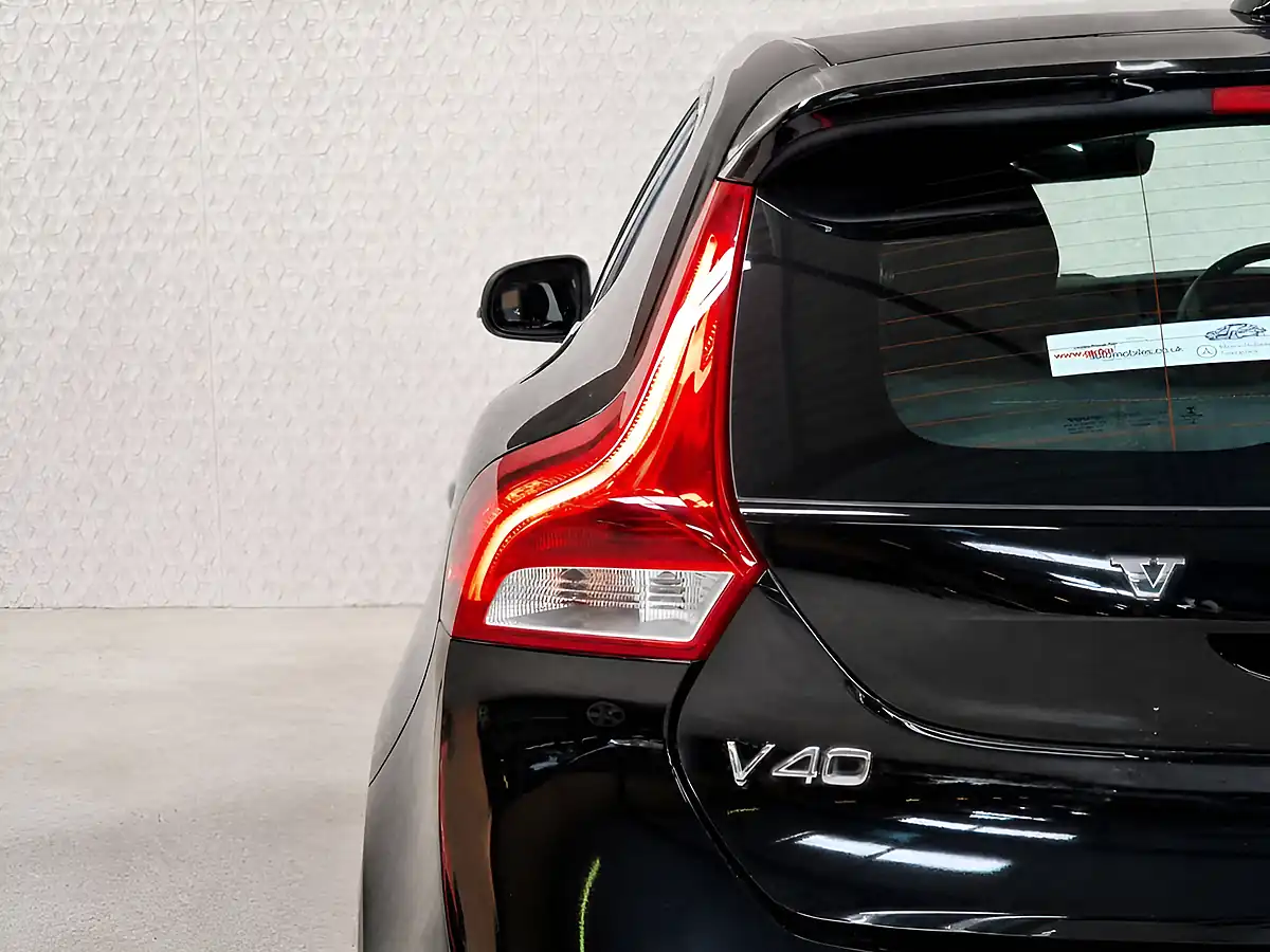 Used 2015 Volvo V40 R-Design Nav Onyx Black - Interior and Exterior details 16