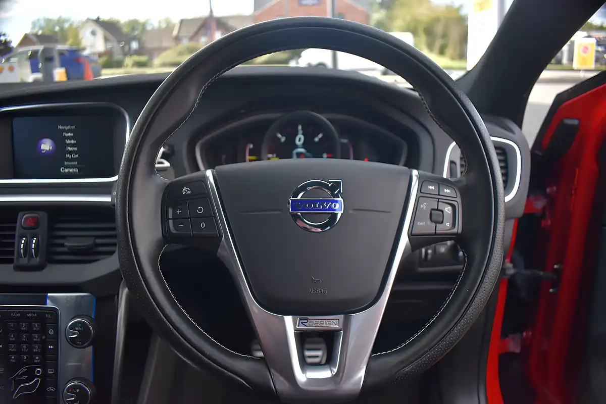 Used 2015 Volvo V40 R-Design Nav Passion Red - Interior and Exterior details 12