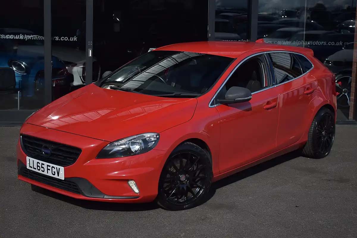 Used 2015 Volvo V40 R-Design Nav Passion Red - Interior and Exterior details 3