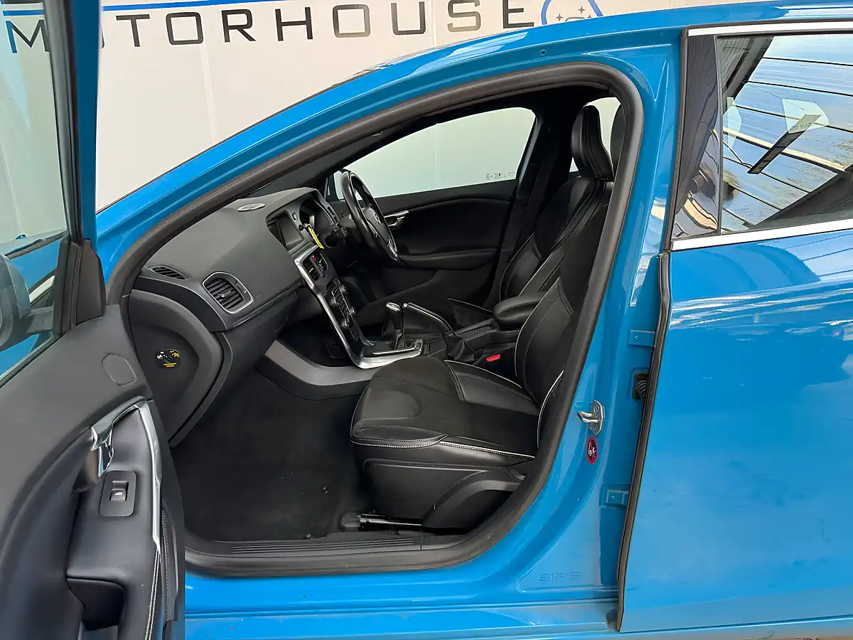 Used 2015 Volvo V40 R-Design Rebel Blue - Interior and Exterior details 9
