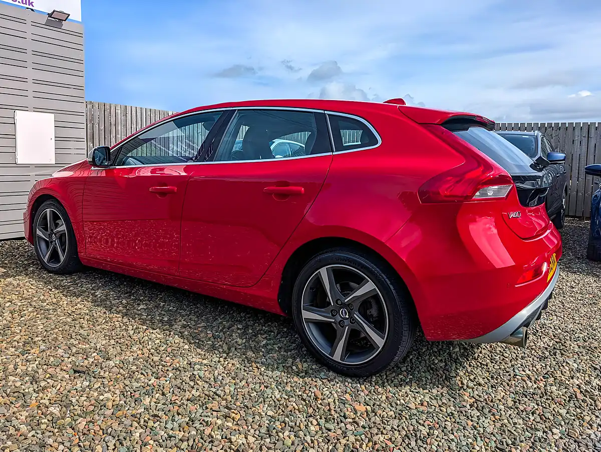 Used 2015 Volvo V40 R-Design Red - Interior and Exterior details 10