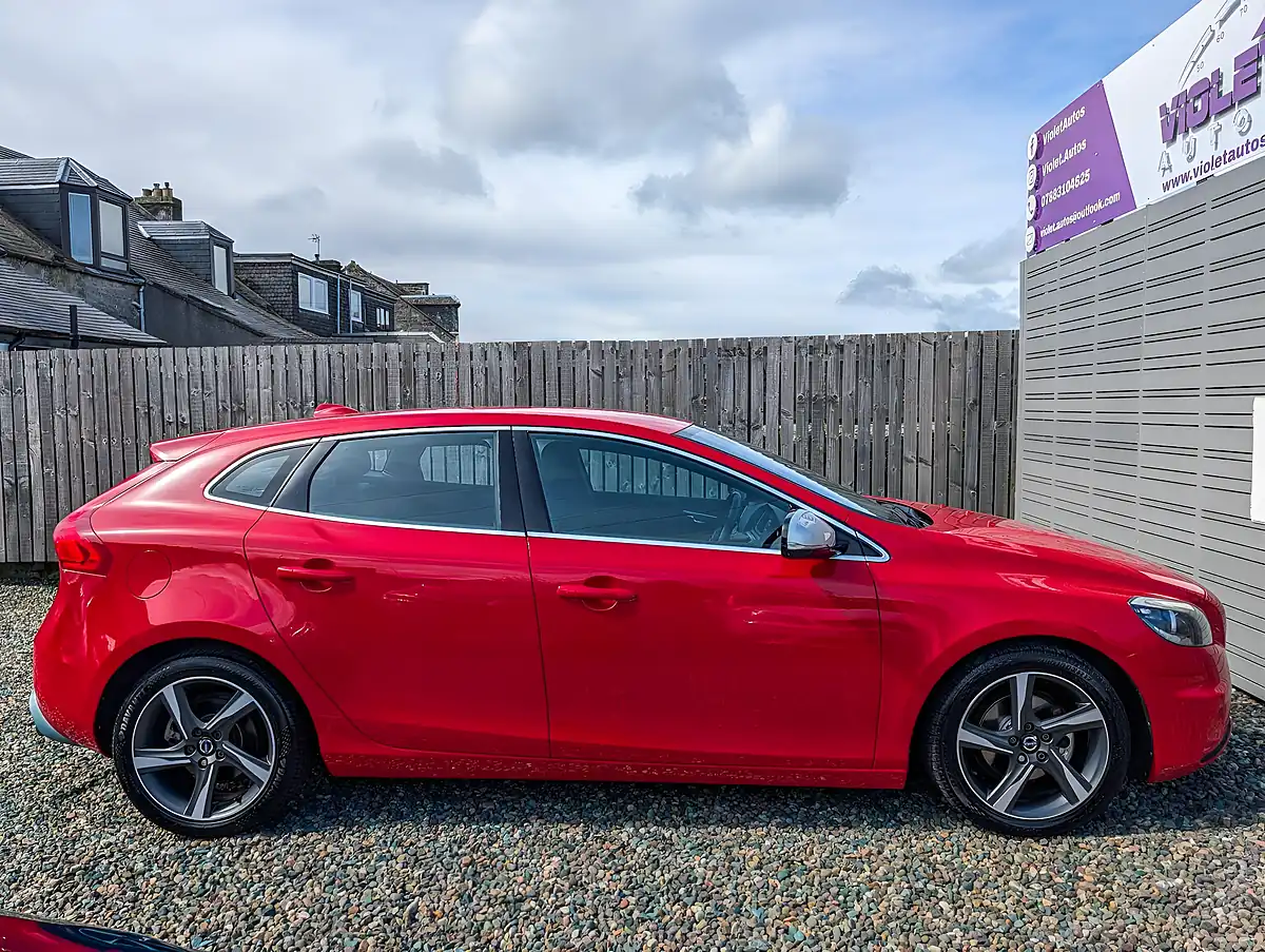 Used 2015 Volvo V40 R-Design Red - Interior and Exterior details 15