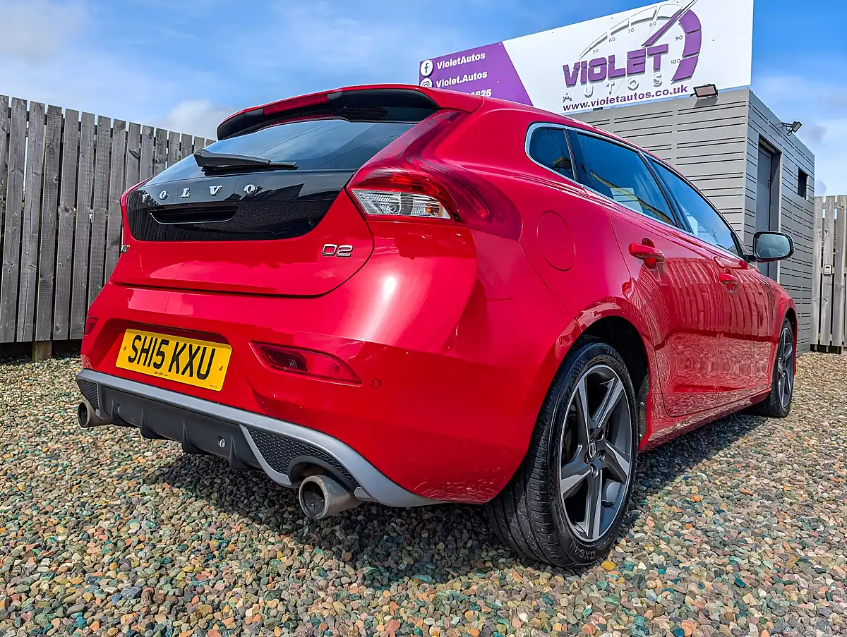 Used 2015 Volvo V40 R-Design Red - Interior and Exterior details 17