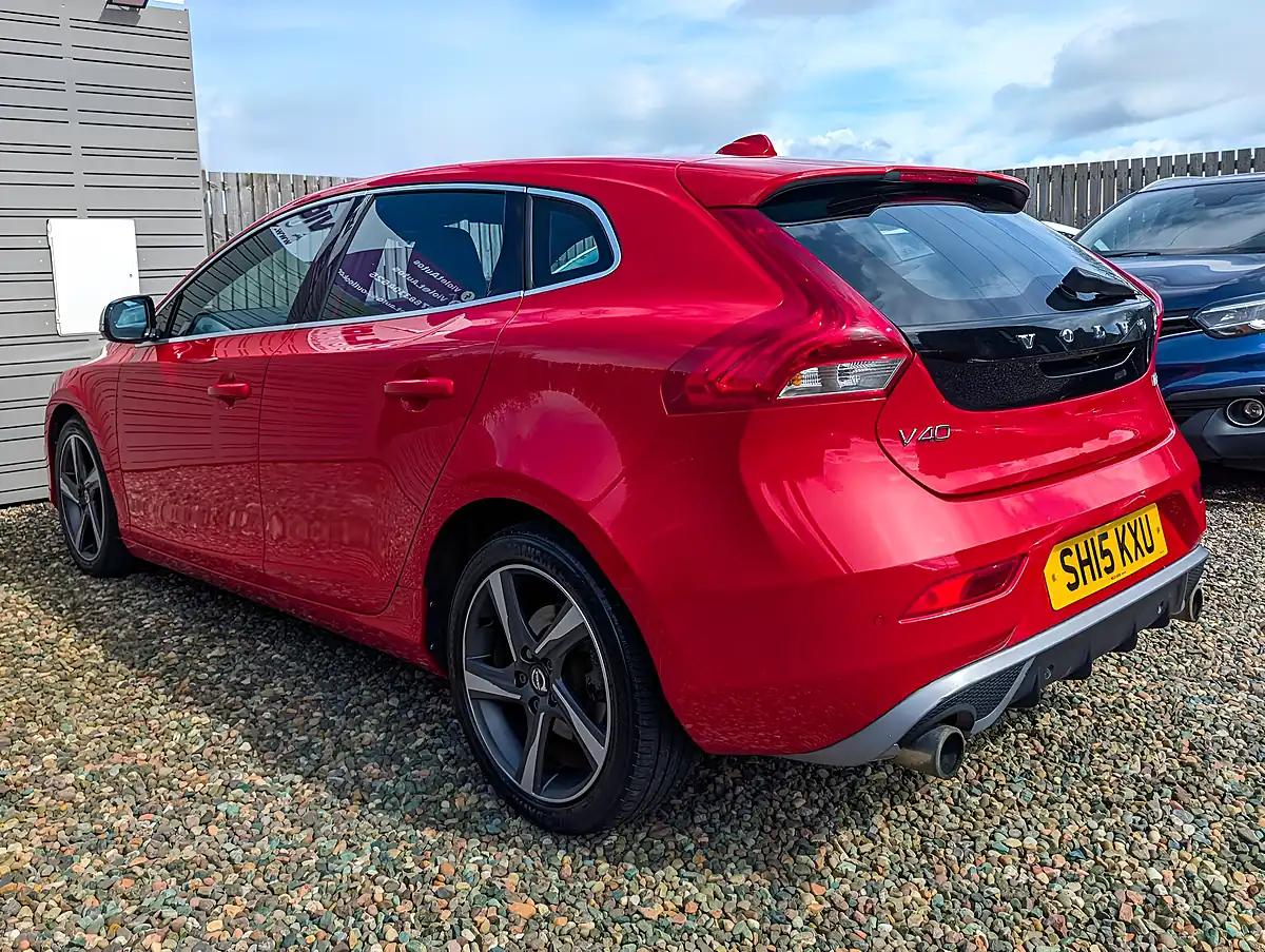 Used 2015 Volvo V40 R-Design Red - Interior and Exterior details 4