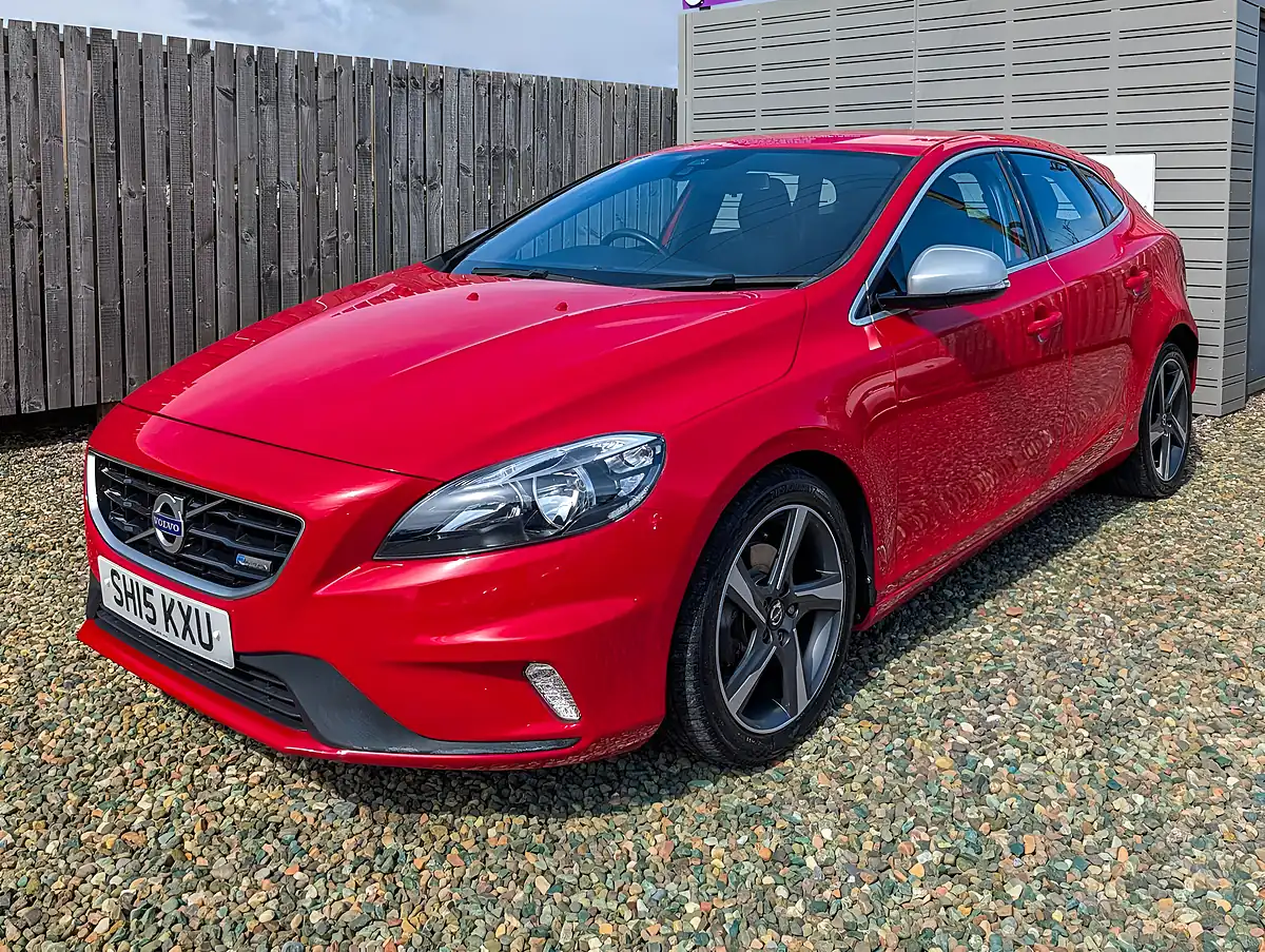 Used 2015 Volvo V40 R-Design Red - Interior and Exterior details 8