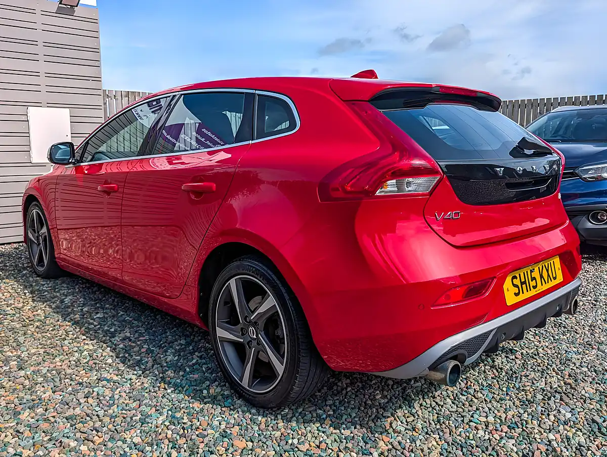 Used 2015 Volvo V40 R-Design Red - Interior and Exterior details 9