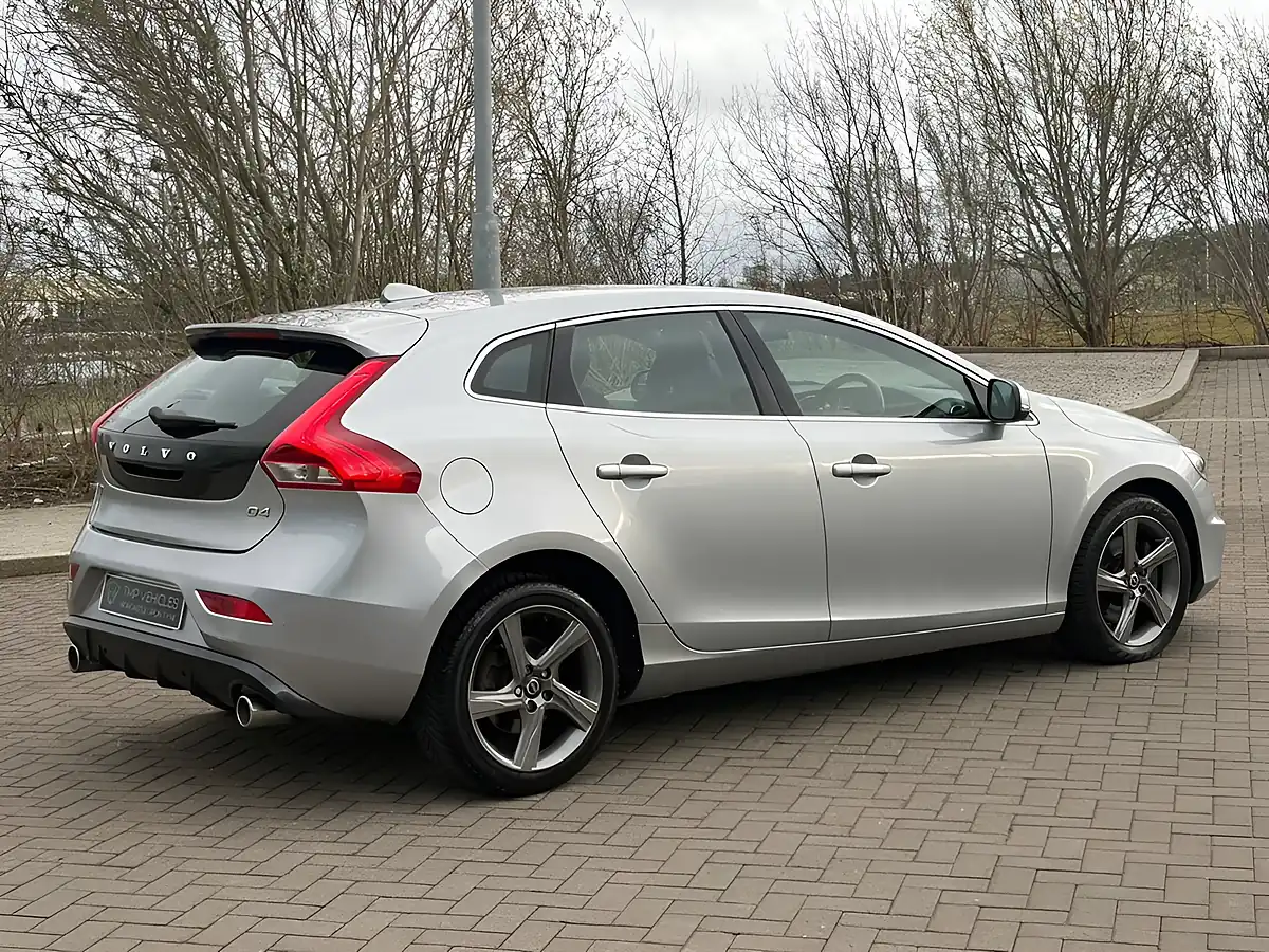 Used 2015 Volvo V40 R-Design Silver - Interior and Exterior details 3