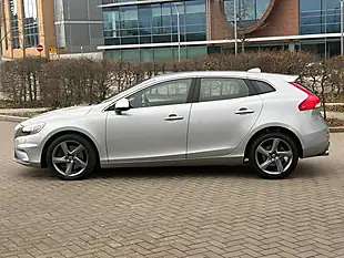 Used 2015 Volvo V40 R-Design Silver - Interior and Exterior details 4